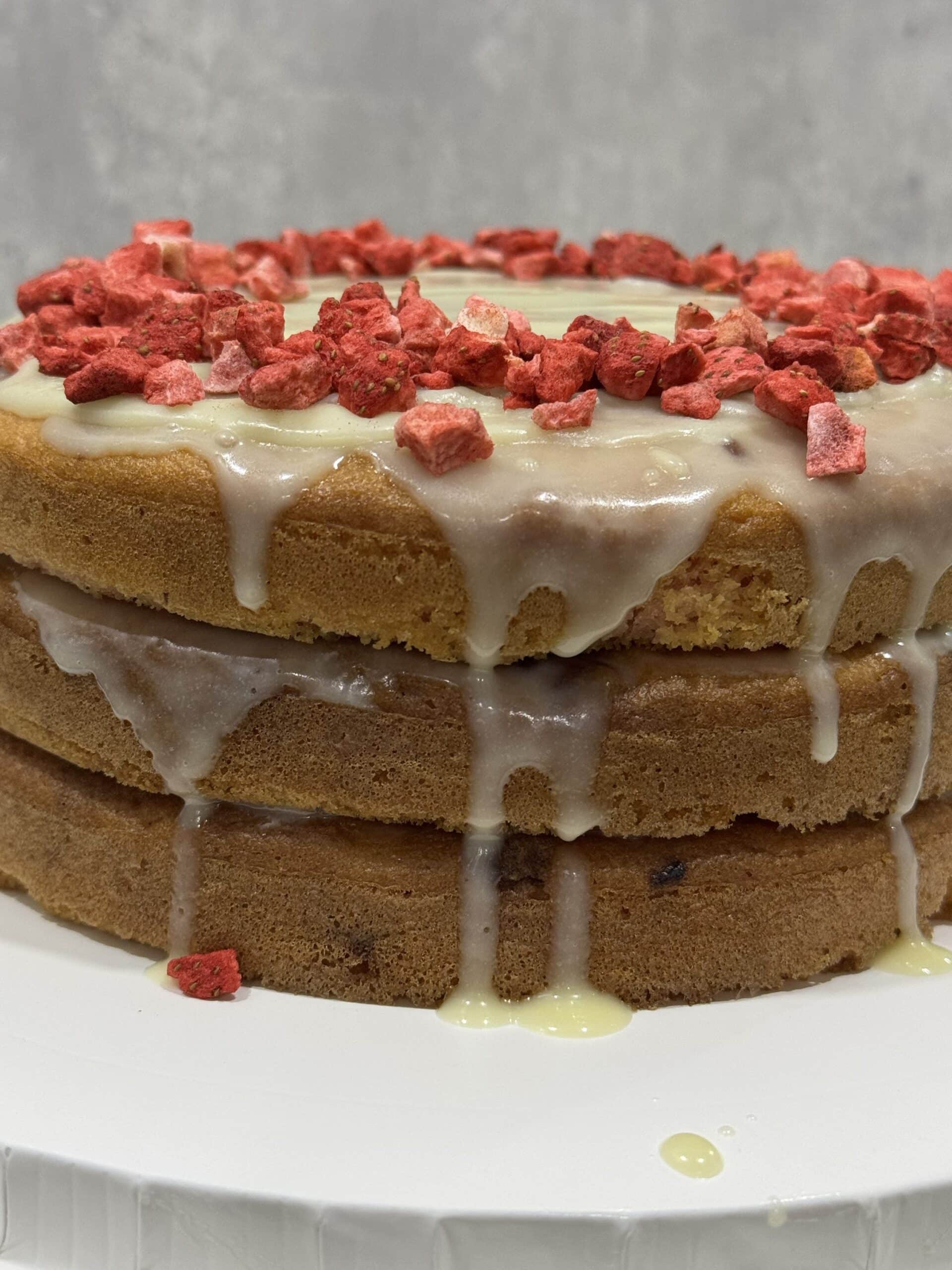 7 inch Wholecake - KETO Strawberry Cake - Image 4